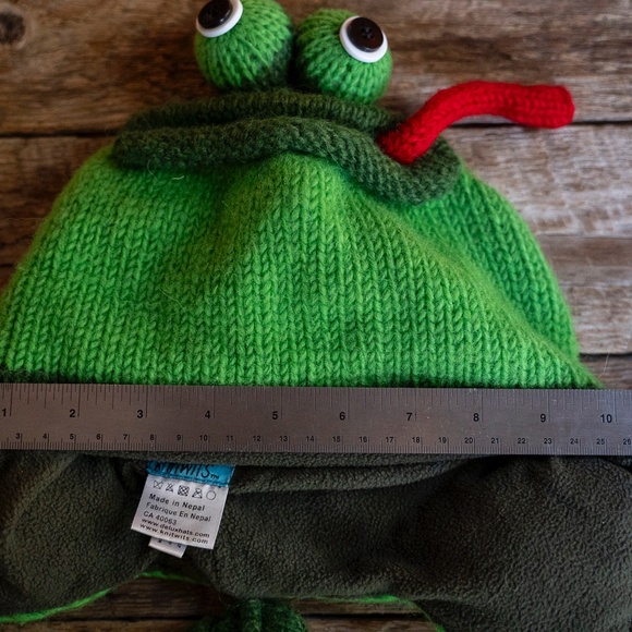 Knitwits Wool Frog Hat - Picture 4 of 4